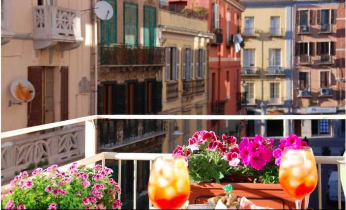 Centro Storico Via Sassari Accommodation Cagliari Luaran gambar