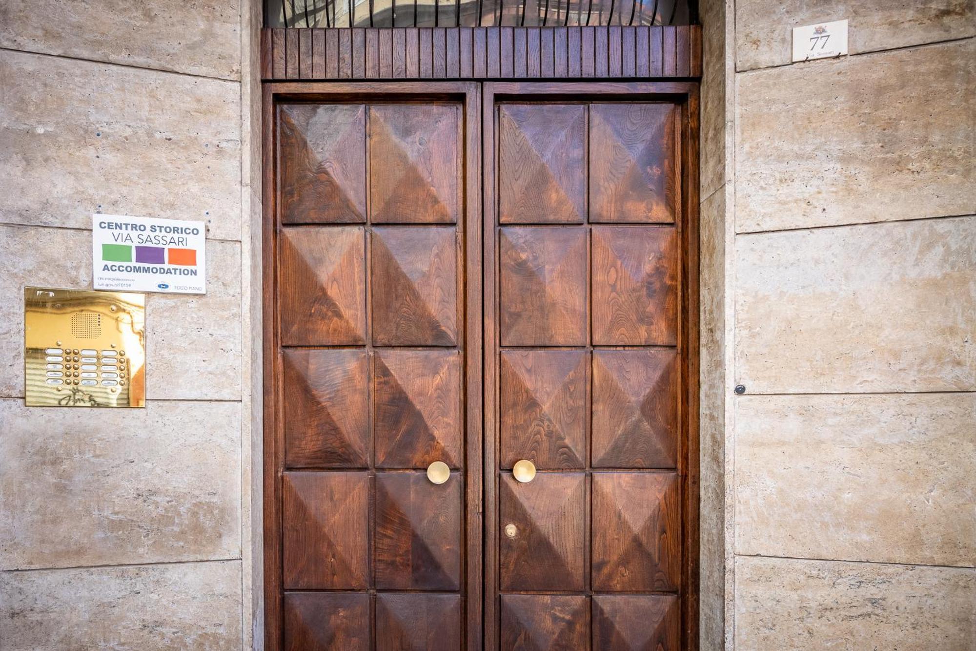 Centro Storico Via Sassari Accommodation Cagliari Luaran gambar